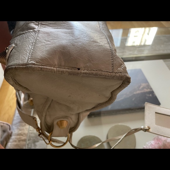 Balenciaga white city bag with gold detailing. Large size. - Picture 5 of 16